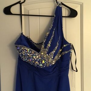 Showtime Collection Size 6 Blue Formal Gown